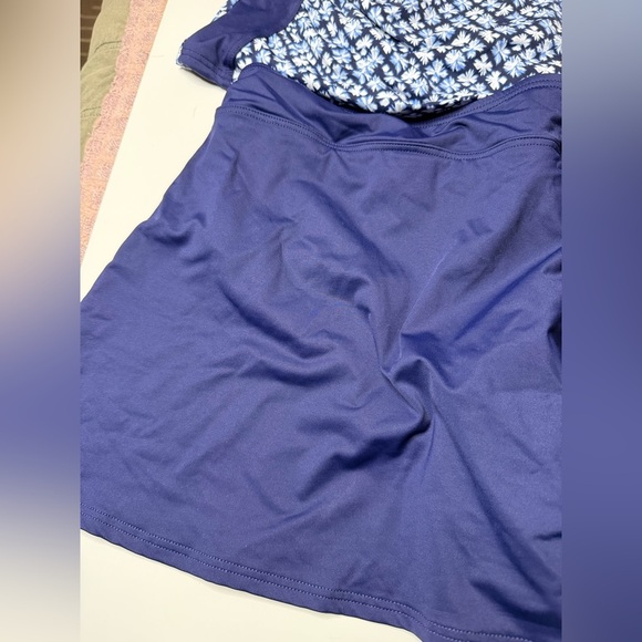 Lands End Navy and White Floral 2 Piece with Swim Skirt Size 18 GUC - Picture 2 of 7